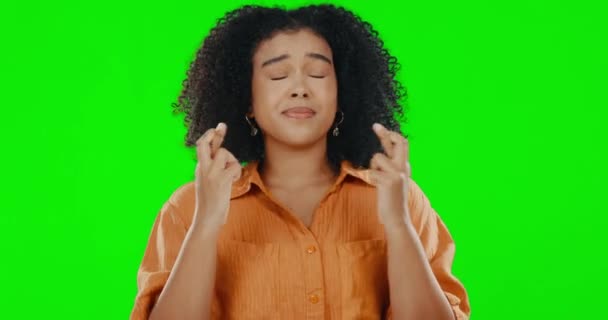 Green Screen Hope Woman Fingers Crossed Luck Praying Studio Background — Stock Video