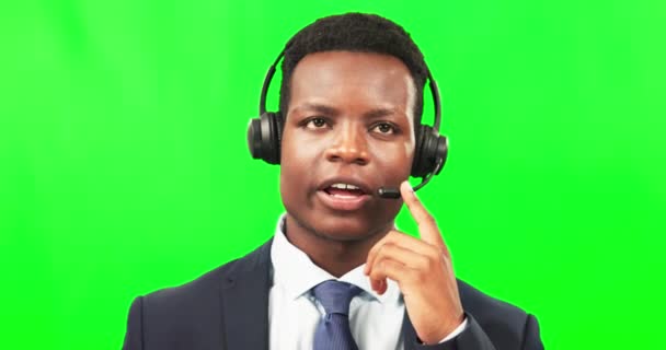 Siyahi Adam Çağrı Merkezi Telefon Çağrısı Crm Yeşil Ekranda Iletişim — Stok video