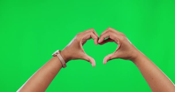 Hjärta Kärlek Och Händer Kvinna Grön Skärm Med Ikon Symbol — Stockvideo