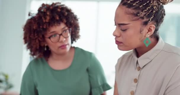 Negocios Empleados Mujeres Planificación Conversación Lluvia Ideas Lugar Trabajo Agencia — Vídeos de Stock