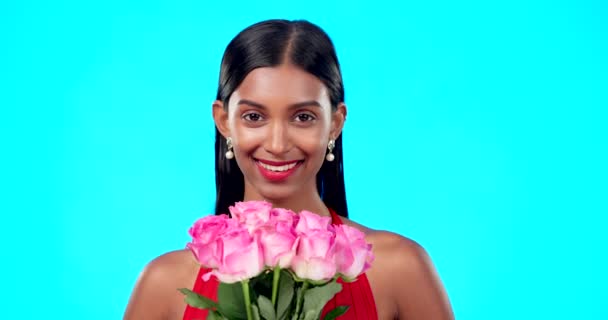 Visage Bouquet Fleurs Heureuse Beauté Femme Avec Don Nature Portrait — Video
