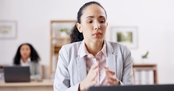 Stress Migräne Oder Geschäftsfrau Mit Kopfschmerzen Aufgrund Von Burnout Müdigkeit — Stockvideo