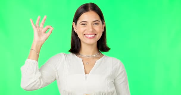 Εντάξει Χέρια Πρόσωπο Και Ευτυχισμένη Γυναίκα Στην Πράσινη Οθόνη Φόντο — Αρχείο Βίντεο