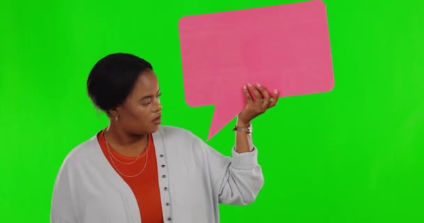 Mulher Negra Perguntas Bolha Fala Tela Verde Para Promoção Mídia — Vídeo de Stock