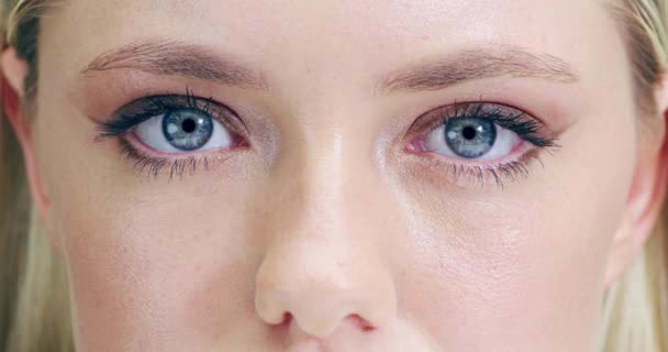 Kobieta Piękno Oczy Zbliżyć Dla Zdrowia Wzroku Lub Soczewki Kosmetyczne — Wideo stockowe