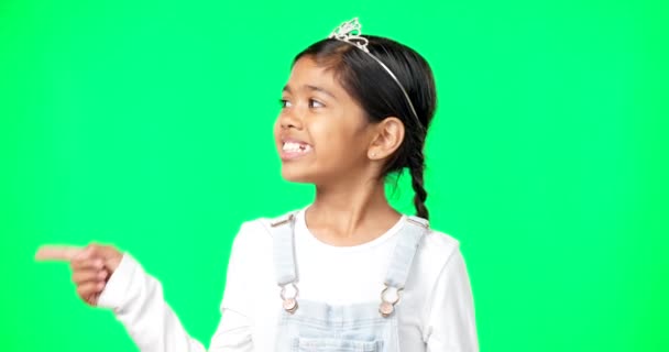 Girl Child Princess Point Studio Green Screen Choice Smile Play — Stock Video