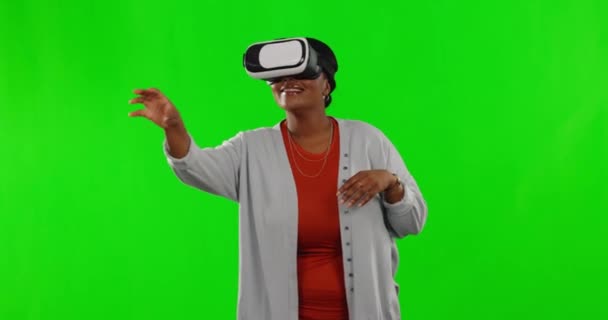 虚拟现实和绿色屏幕与Ux的异化 模拟空间和未来技术 快乐的非洲女性 Vr护目镜和工作室背景下的多媒体和数字世界游戏 — 图库视频影像