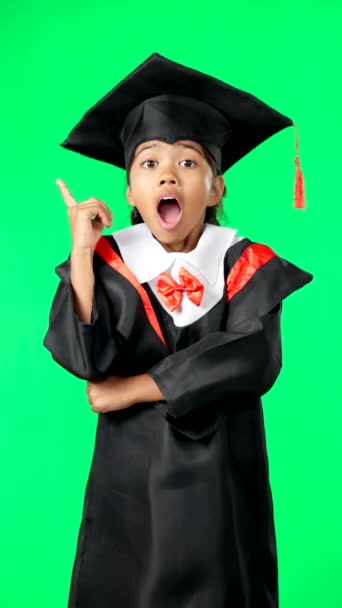 Graduação Surpresa Ponto Criança Tela Verde Para Pós Graduação Cerimônia — Vídeo de Stock