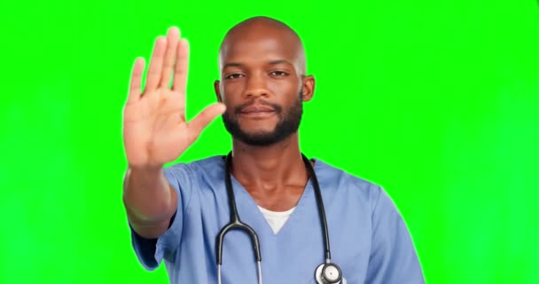 Σταματήστε Σοβαρά Και Πρόσωπο Της Νοσοκόμας Στο Στούντιο Πράσινη Οθόνη — Αρχείο Βίντεο