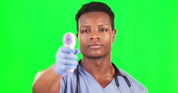 Εργαλείο Θερμοκρασίας Πρόσωπο Μαύρου Και Γιατρός Πράσινη Οθόνη Κάνει Ένα — Αρχείο Βίντεο