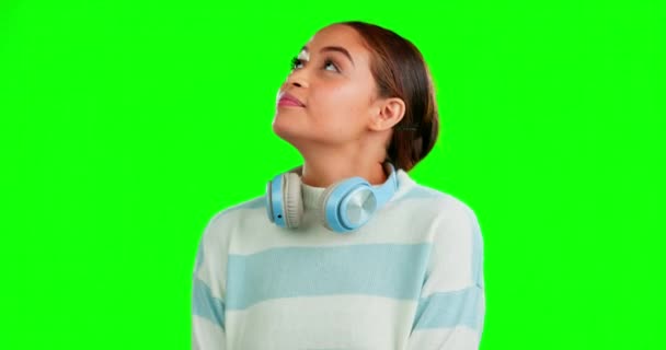 Навушники Зелений Екран Жіноче Мислення Ідеї Думки Фоні Студії Жінка — стокове відео