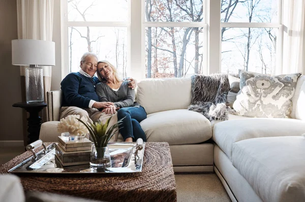 Důchodu Můžete Být Také Tak Pohodlný Bezstarostný Milující Dospělý Pár — Stock fotografie