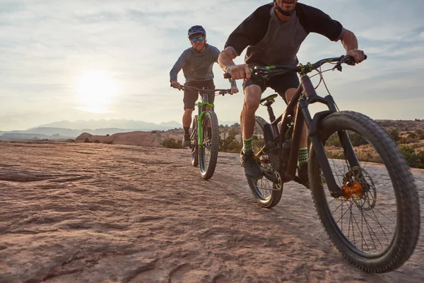 Mountain Biking Definitely Get Your Heart Pumping Two Men Out — Stock Photo, Image
