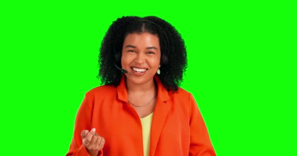 绿屏脸 客户服务沟通和快乐女人咨询呼叫中心 销售宣传或电信 与我们联系 彩色钥匙肖像或工作室背景下的女性电话营销代理 — 图库视频影像