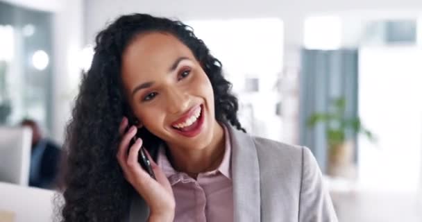 Mulher Negócios Feliz Telefonema Conversa Para Comunicação Proposta Ideia Escritório — Vídeo de Stock