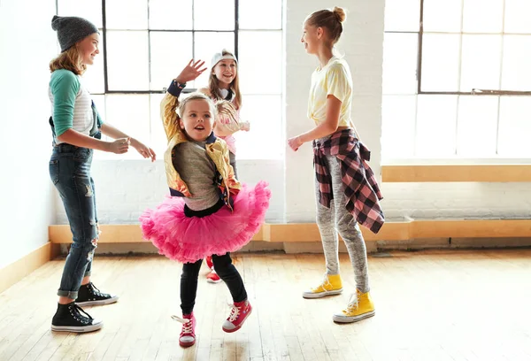 Танцюй Удару Своєї Мрії Молоді Дівчата Танцюють Танцювальній Студії — стокове фото