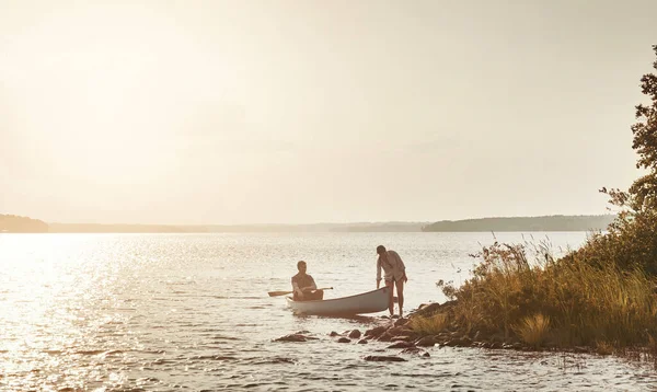 Nothing Better Day Canoeing Young Couple Going Canoe Ride Lake — Stock Photo, Image