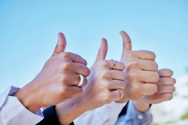 Adamları Eller Baş Parmaklar Hemfikir Dışarıda Takım Çalışması Için Teşekkürler — Stok fotoğraf