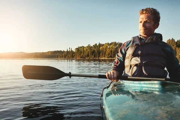 Comes Calm Peace Young Man Kayaking Lake Outdoors — Stock Photo, Image