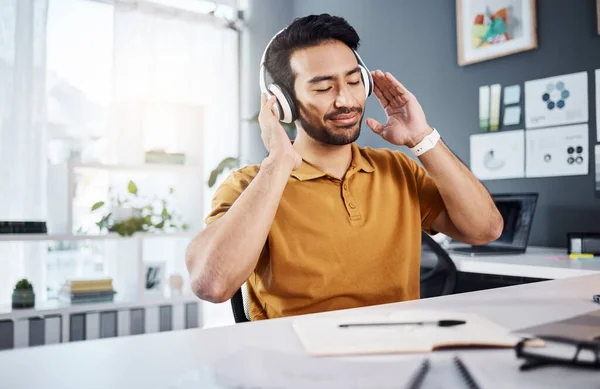 Ember Távoli Munka Fejhallgató Miközben Zenét Hallgat Boldog Élvezze Audio — Stock Fotó