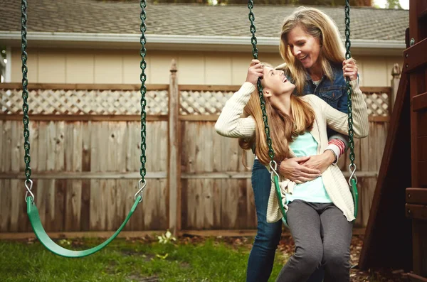 You Make Heart Smile Mother Her Daughter Playing Swing Backyard — Stock Photo, Image