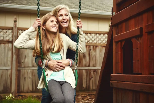 One Else Makes Feel Happy Mother Her Daughter Playing Swing — Stock Photo, Image
