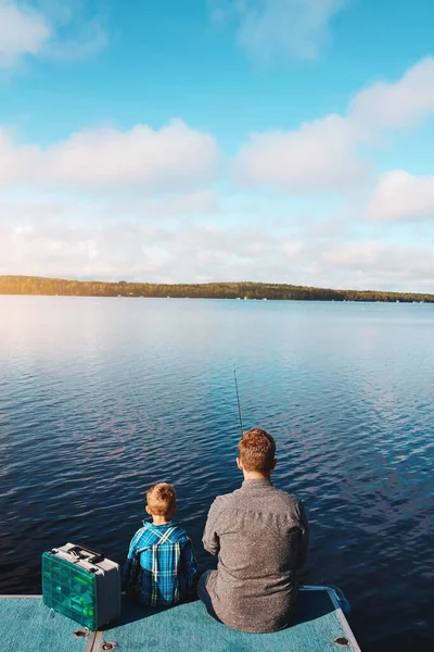Siempre Tenemos Tiempo Para Pescar Padre Hijo Pequeño Pescar Lago — Foto de Stock