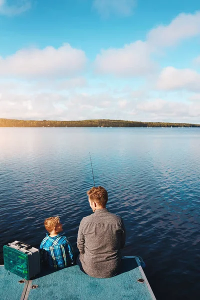 Pesca Actividad Unión Perfecta Padre Hijo Pequeño Pescar Lago — Foto de Stock