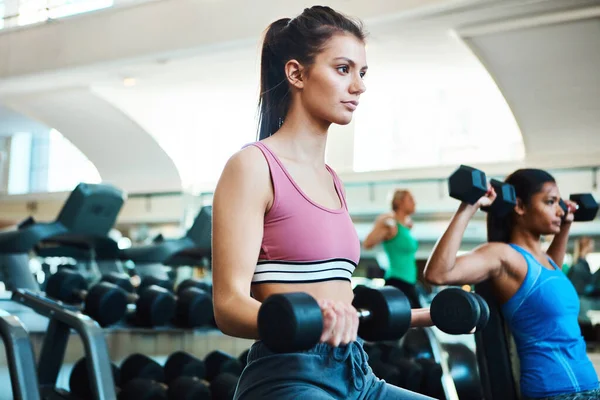Training Her Body Attractive Young Women Working Out Dumbbells Gym — Stock Photo, Image