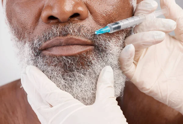 Cilt Bakımı Cilt Dolgusu Için Şırıngalı Yüz Erkek Ağzı Profesyonel — Stok fotoğraf