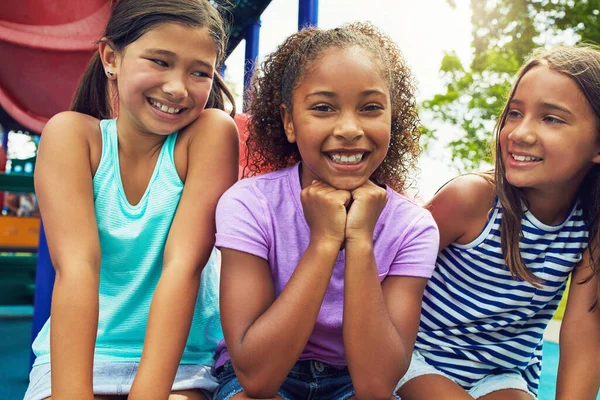 Biggest Smiles Can Seen Playground Group Young Friends Hanging Out — Stock Photo, Image