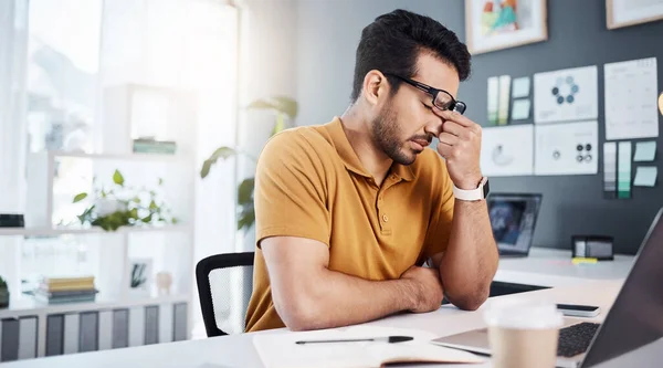Mal Testa Burnout Ufficio Uomo Con Errore Dolore Stress Errori — Foto Stock
