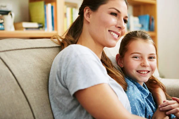 Just Girls Home Today Portrait Happy Mother Daughter Relaxing Together — Stock Photo, Image
