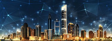 Büyük veriler, ağ ve geceleri bağlantı, kablosuz ve bulut hesaplama için şehirli siber ağ. İnternet, medya ve ışık için şehir merkezinin ufuk çizgisi ile teknoloji soyut, iletişim ve geleceksel.