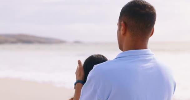 Liefde Romantiek Verrassing Met Een Echtpaar Het Strand Voor Huwelijksreis — Stockvideo