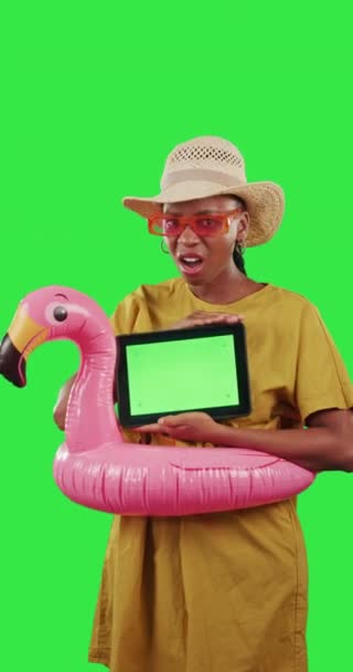Femeie Tabletă Degete Studioul Ecran Verde Pentru Revizuire Proastă Vacanței — Videoclip de stoc