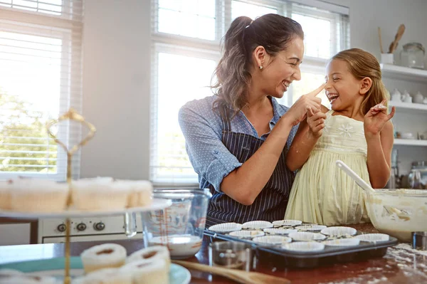 Hebt Wat Neus Een Moeder Haar Dochter Bakken Keuken — Stockfoto