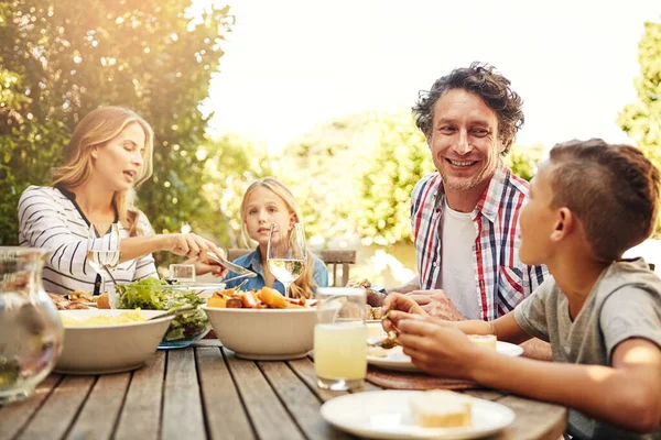 Lunch Together Just Better Family Eating Lunch Together Outdoors — Stock Photo, Image