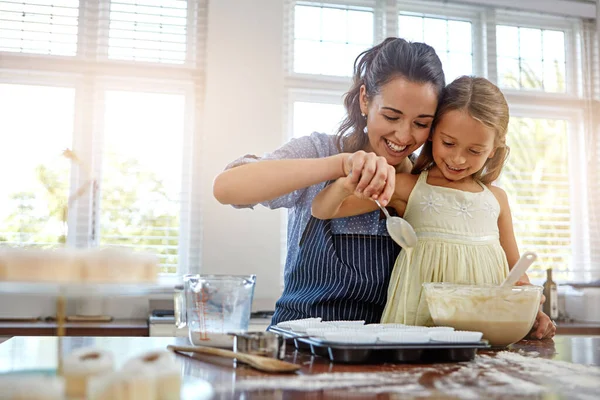 Bakken Met Mama Leuk Een Moeder Haar Dochter Bakken Keuken — Stockfoto