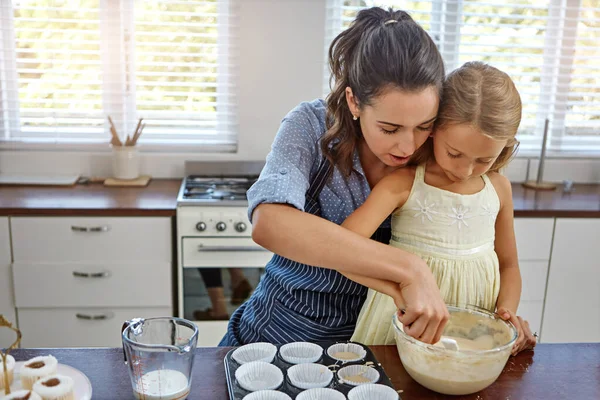 Dit Mijn Geheime Ingrediënt Een Moeder Haar Dochter Bakken Keuken — Stockfoto