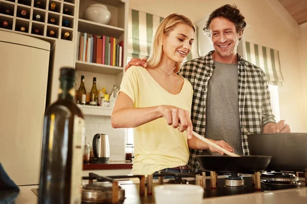 Shes Making Favourite Couple Cooking Meal Together Home — Stock Photo, Image