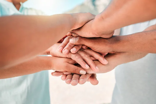 People Trust Hands Together Teamwork Agreement Collaboration Solidarity Outdoors Community — Stock Photo, Image