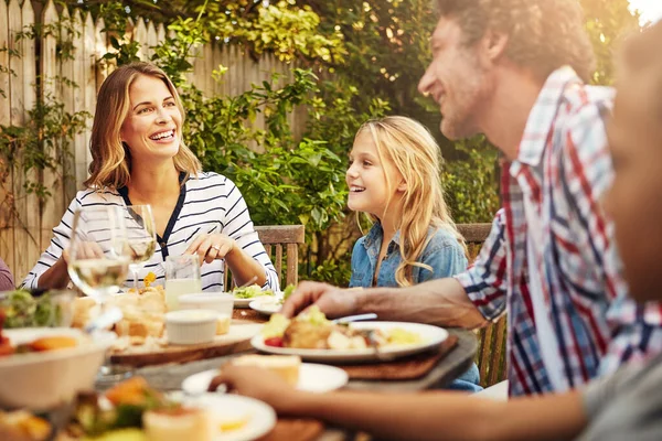 Nothing More Important Family Family Eating Lunch Together Outdoors — Stock Photo, Image