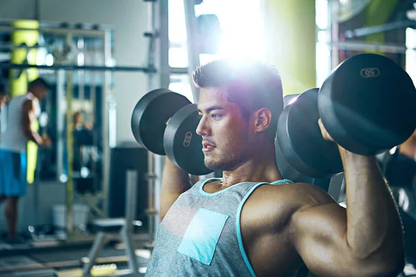 Determination Key Man Doing Upper Body Workout Gym — Stock Photo, Image