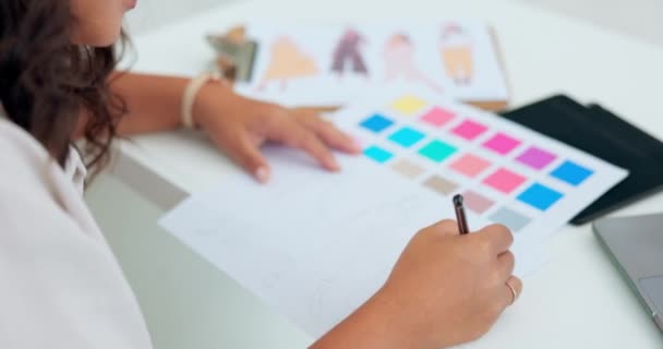 Wanita Bisnis Kreatif Tangan Dan Tulisan Dengan Palet Warna Dalam — Stok Video