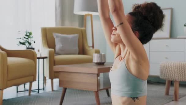 Meditation Pilates Und Home Yoga Für Schwarze Frauen Die Spirituellem — Stockvideo
