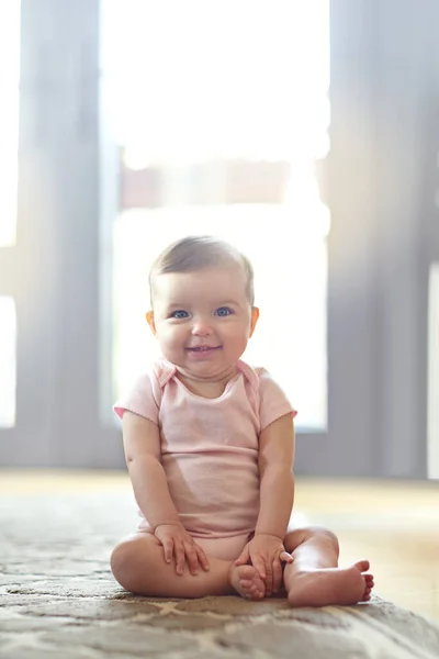 Shes Got Some Mischief Her Eyes Portrait Adorable Baby Girl — Stock Photo, Image