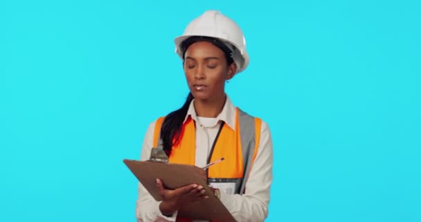 Trabajador Construcción Inspección Mujer Escribiendo Lista Verificación Para Arquitectura Sobre — Vídeos de Stock