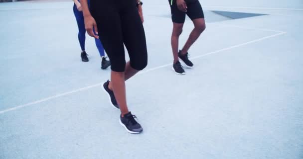 Fitness Personas Piernas Caminando Preparación Para Correr Competición Torneo Sprint — Vídeos de Stock
