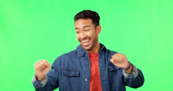 Szczęście Taniec Twarz Człowieka Zielonym Ekranie Podekscytowany Muzyką Uśmiechem Izolowany — Wideo stockowe
